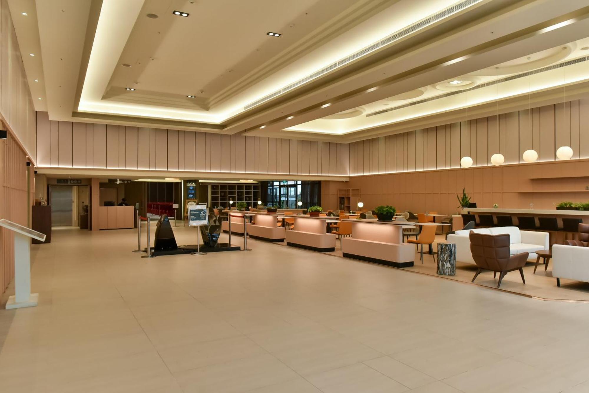 Holiday Inn Taoyuan Airport By Ihg Dayuan Exterior photo